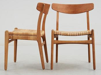 STOLAR, ett par, "CH 30", Hans J. Wegner, Carl Hansen & son, Odense, Danmark, 1950/50-tal.