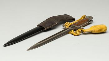 BAJONETT, Österrike/Ungern modell 1896 officer, potopé med  Kaiser Karls monogram, omkring 1900.