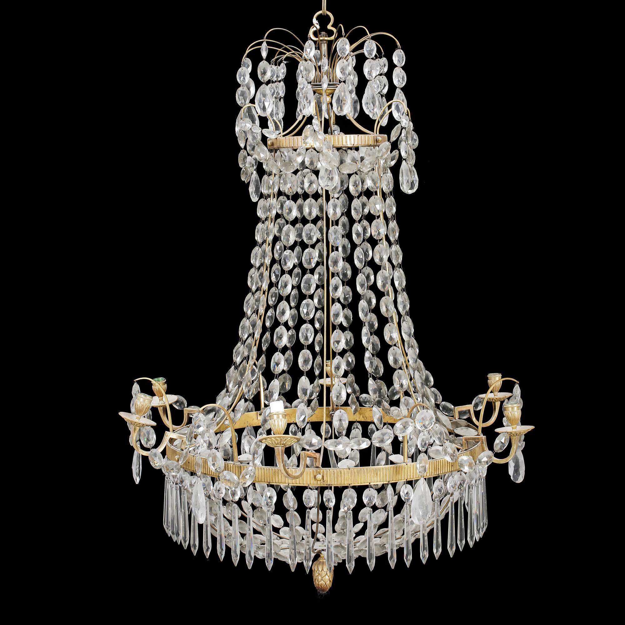 LJUSKRONA, Louis XVI-stil, omkring 1900. Höjd ca 96 cm.