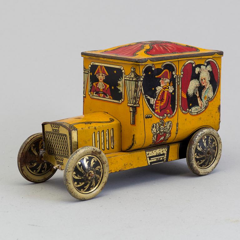 BISCUIT TIN, England, c. 1920, made by Hudson, Scott & Sons, probably for Carr Biscuits or Peek Freans.