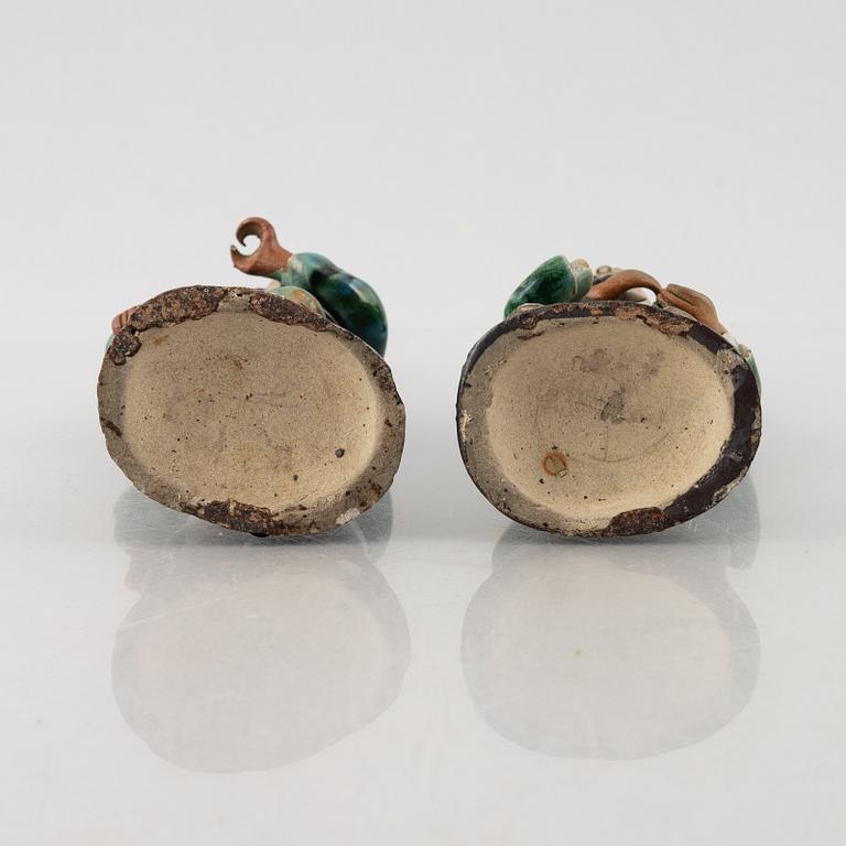 A set of two Chinese porcelain figures, ealry 20th century.