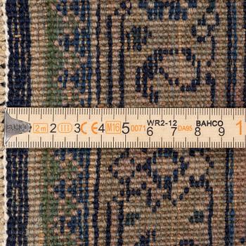 Carpet, 340 x 250 cm.