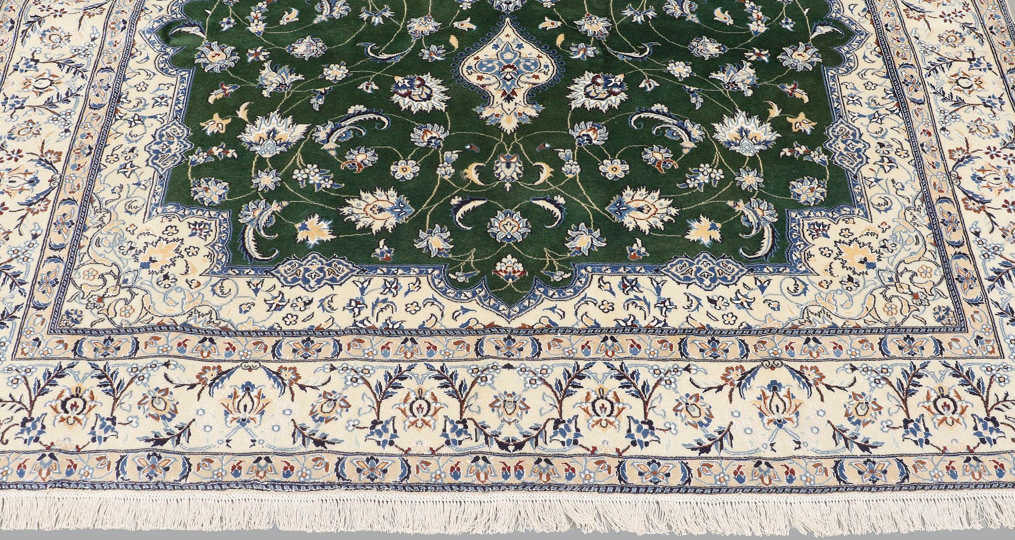 Matta, Nain, part silk, ca 302 x 202 cm.