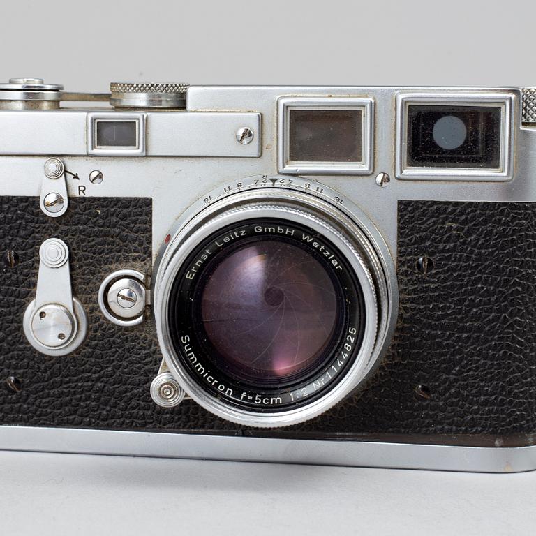 A LEICA M3, 1954, with objectives and accessoaries.