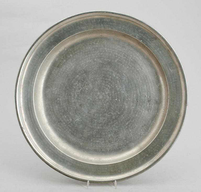 FAT, tenn, märkt Stockholm samt rosstämpel. 1700-/1800-tal.