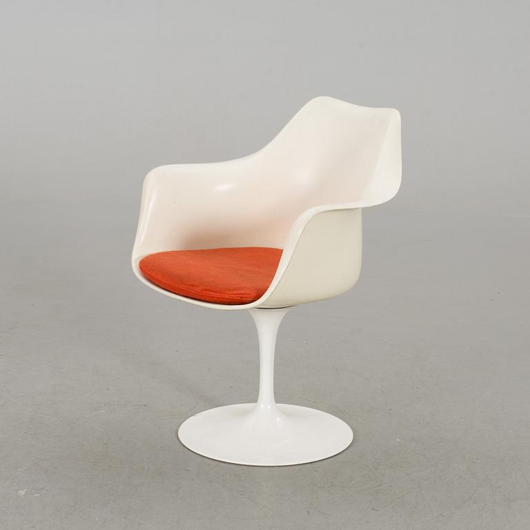 EERO SAARINEN, karmstol "Tulip" modellnummer 150.