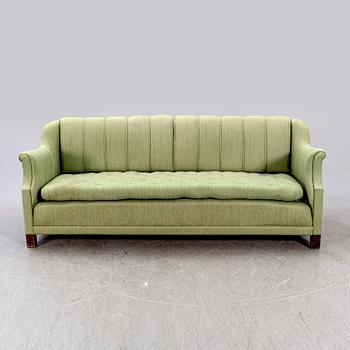 A 1940/50s Camberts möbelaffär sofa.