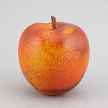 Per Hammarström, apple, ceramic.
