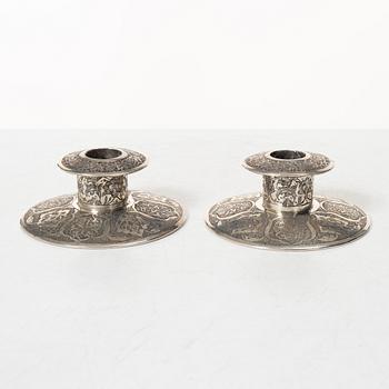 Ljusstakar ett par, silver, persiska, 1900-talets första hälft. Totalvikt 215 gram.