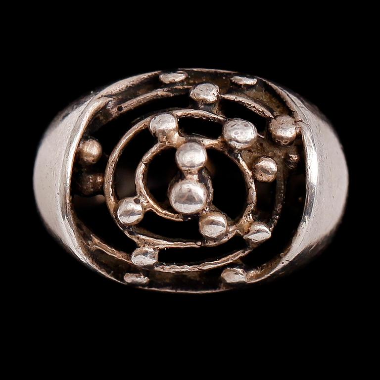 RINGAR, 3 st, silver, 1900-talets andra hälft. Total vikt ca 27 gram.