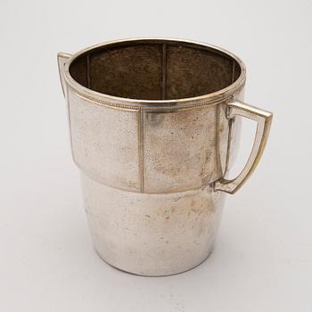 A silver plated champagne bucket from WMF, Germany, 1910-1918.