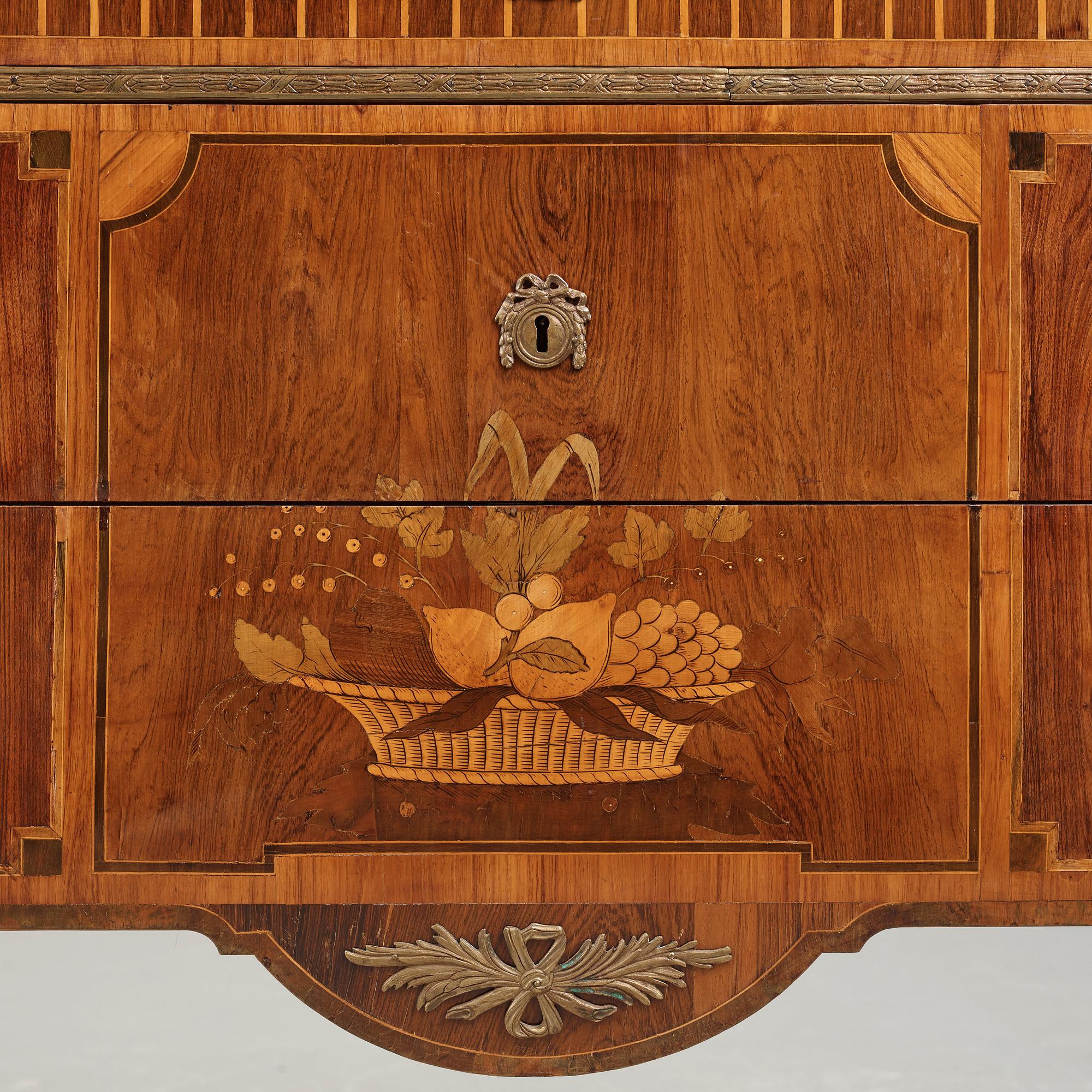 A Gustavian commode by Gustaf Foltiern (master in Stockholm 1771-1804), dated 1786.