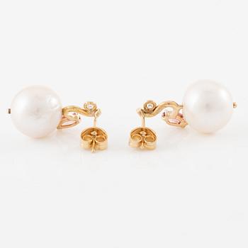Earrings, Mandelstam, 18K gold with cultured freshwater pearls, pink tourmalines, and brilliant-cut diamonds.