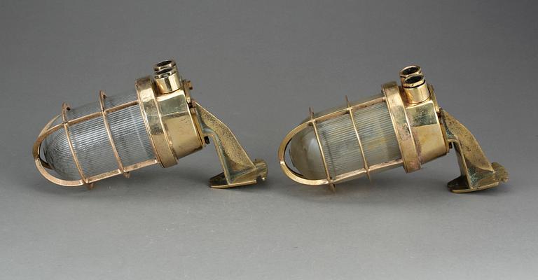 FARTYGSLAMPETTER, ett par, mässing, 1900-talets första hälft.