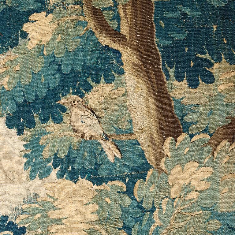 TAPESTRY. Tapestry weave. "Verdure". 190 x  235 cm. Flanders around 1700.