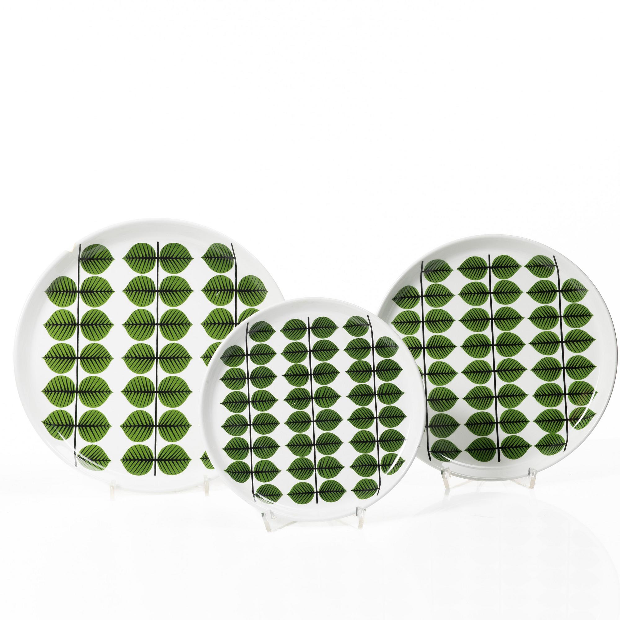 Stig Lindberg, 56 'Berså' service pieces in bone china and earthenware, Gustavsberg.