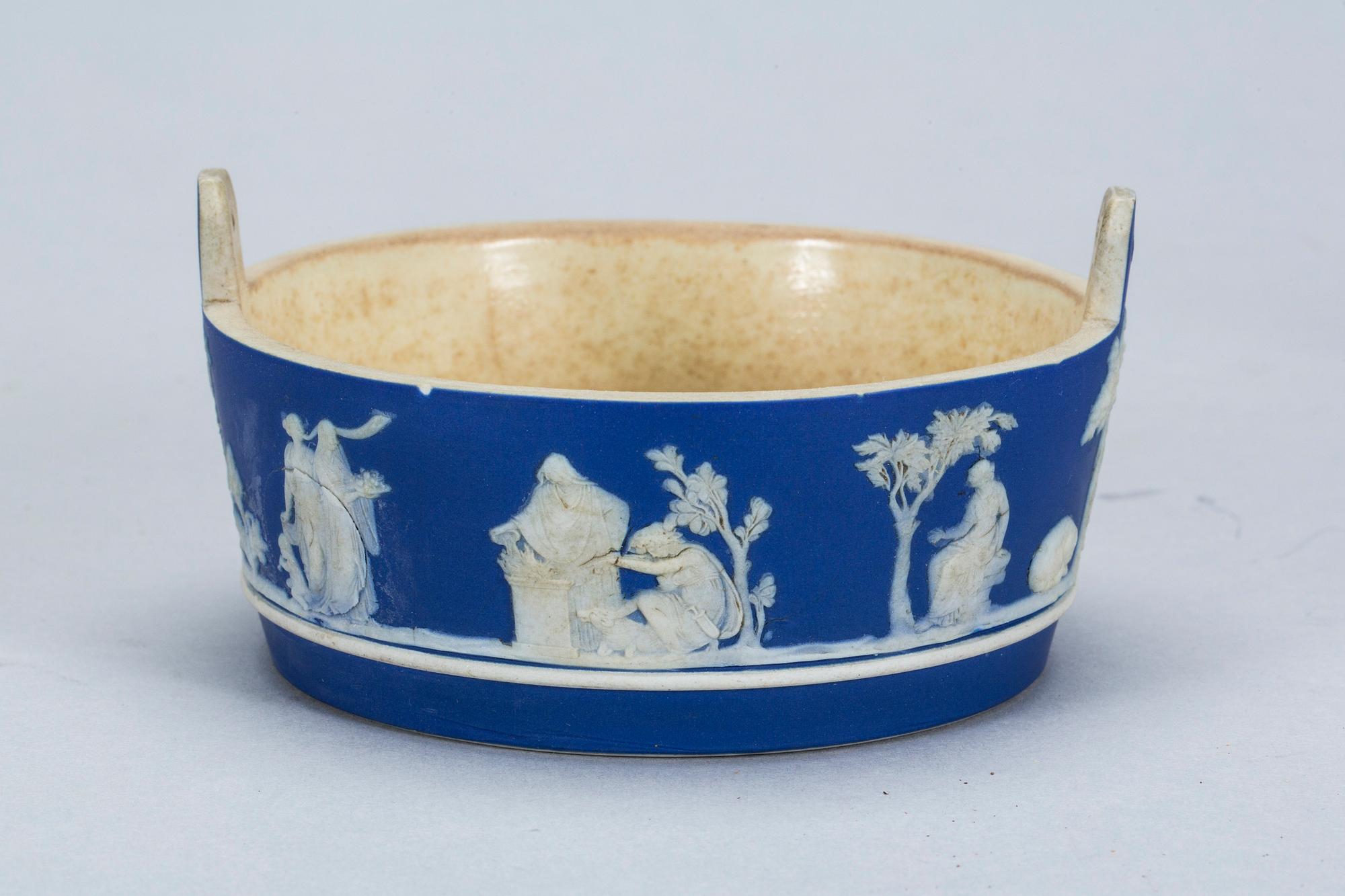 SMÖRASK, Wedgwood, jasperware, stämplad 1864.