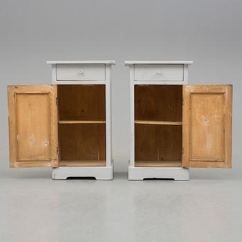SÄNGBORD, ett par, 1900-tal.