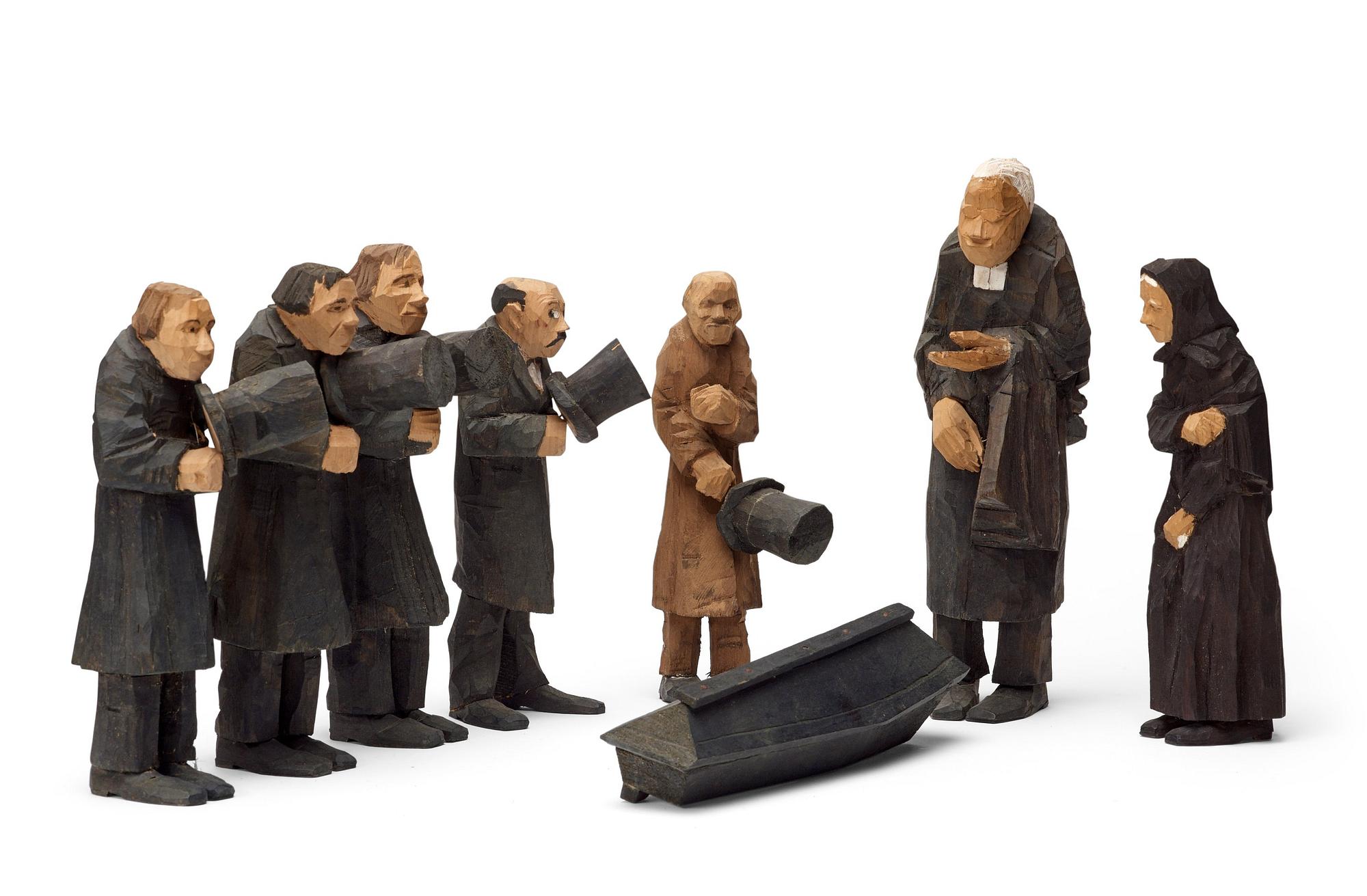 Axel Petersson Döderhultarn, AXEL PETERSSON DÖDERHULTARN, 8 pieces, sculptures, carved wood, signed with a rubber stamp, some are dated.