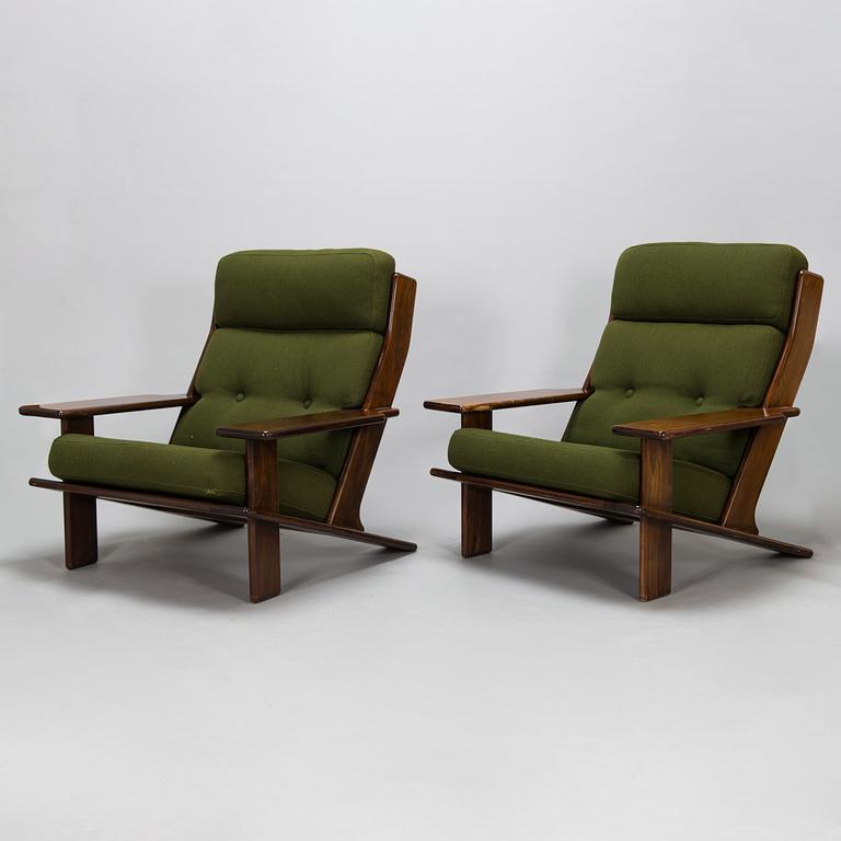 Esko Pajamies, fåtöljer, ett par "Pele", tillverkare Lepofinn 1970-tal.