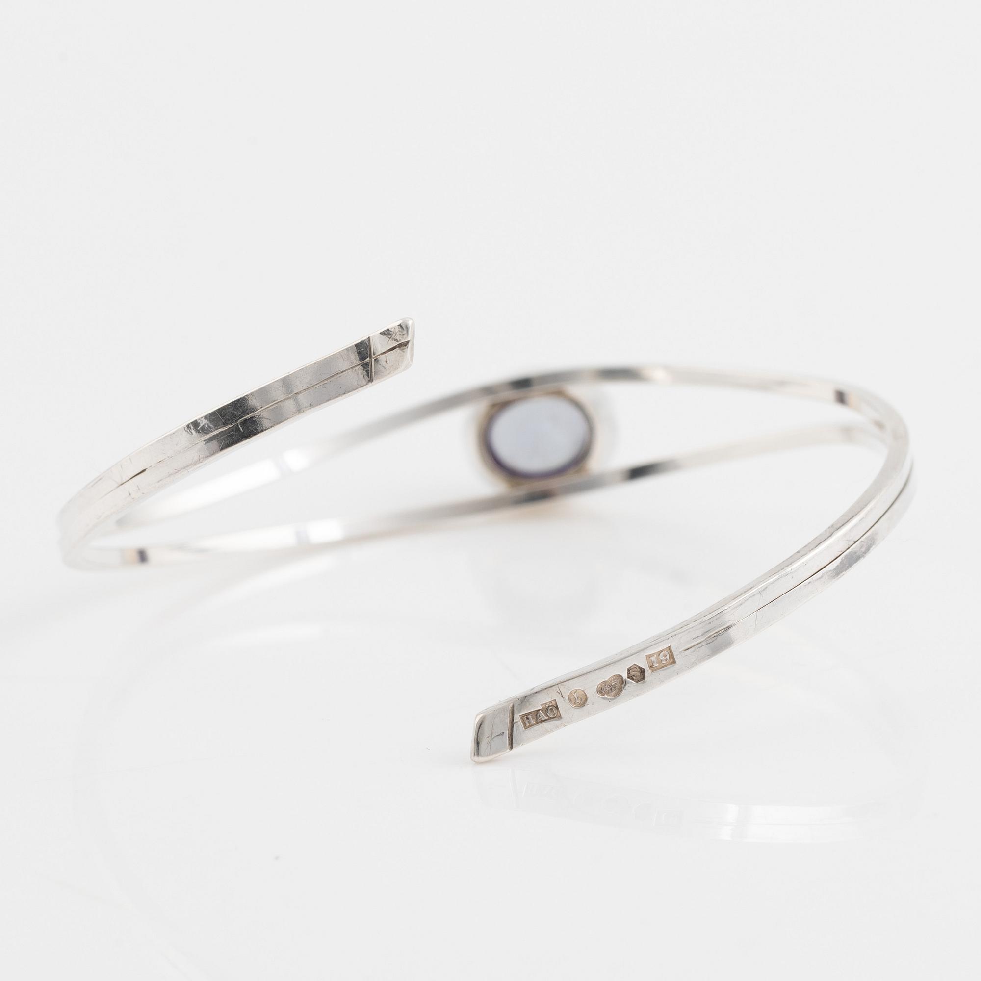 Martin Öhman, silver bangle.