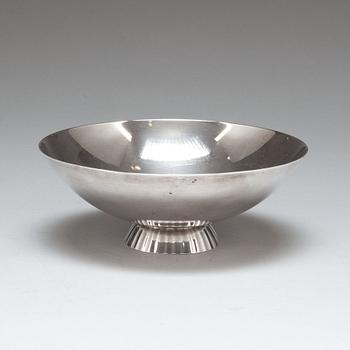 SKÅL, sterlingsilver, Sigvard Bernadotte, Georg Jensen & Wendel, modell 823. Vikt ca 256 g.