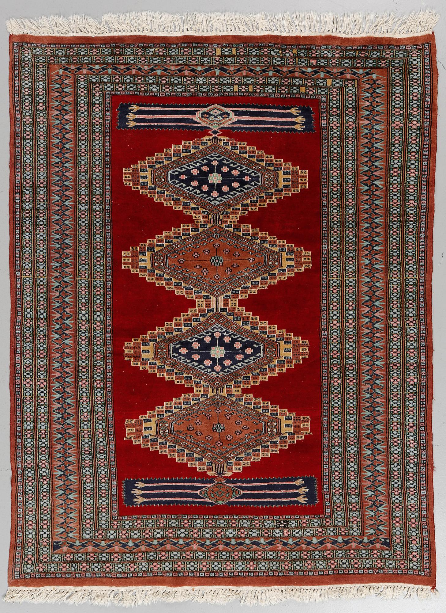 MATTA, orientalisk, 167 x 127 cm, sent 1900-tal.