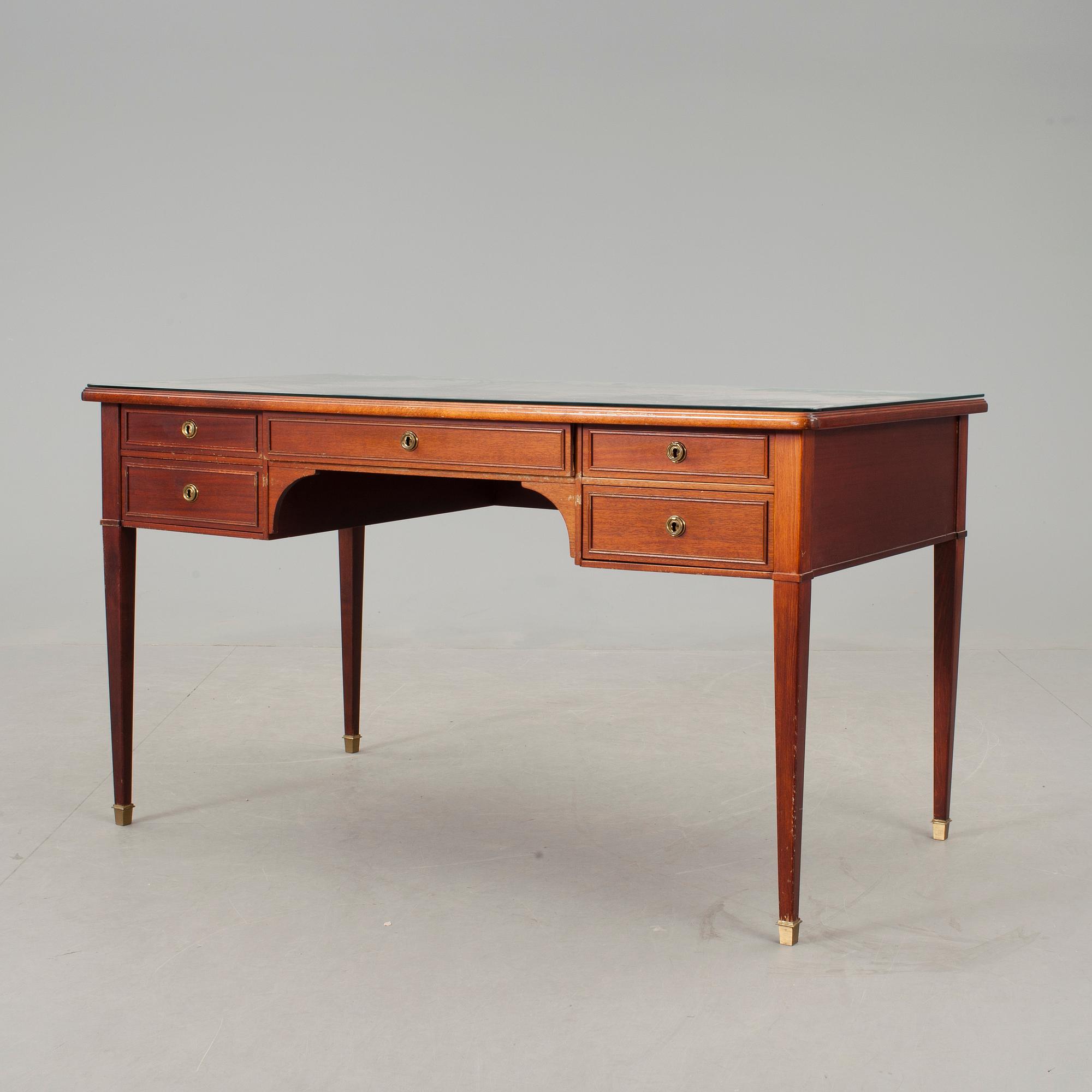 SKRIVBORD, gustaviansk stil, 1900-talets andra hälft.