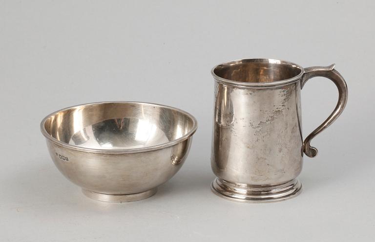 MUGG SAMT SKÅL, silver, Chester 1935 resp Sheffield 1916. Totalvikt ca 370 gram.