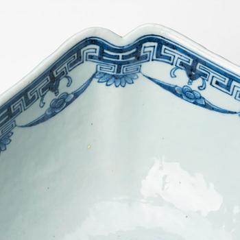 A blue and white pillow shaped bowl, Qing dynasty, Qianlong (1736-95).