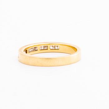 RING 18K gold w princess-cut diamonds approx 0,60 ct.