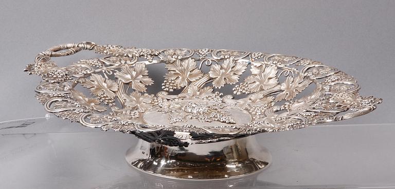 GALLERSKÅL, silver, Carl Wilhelm Troselius, Stockholm, 1837. 540 g.