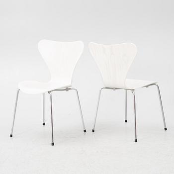 Arne Jacobsen, a set of 4 chairs "Sjuan", Fritz Hansen, Denmark, 2000.
