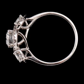 RING, 18 k vitguld, briljantslipade diamanter tot 1.61 ct.