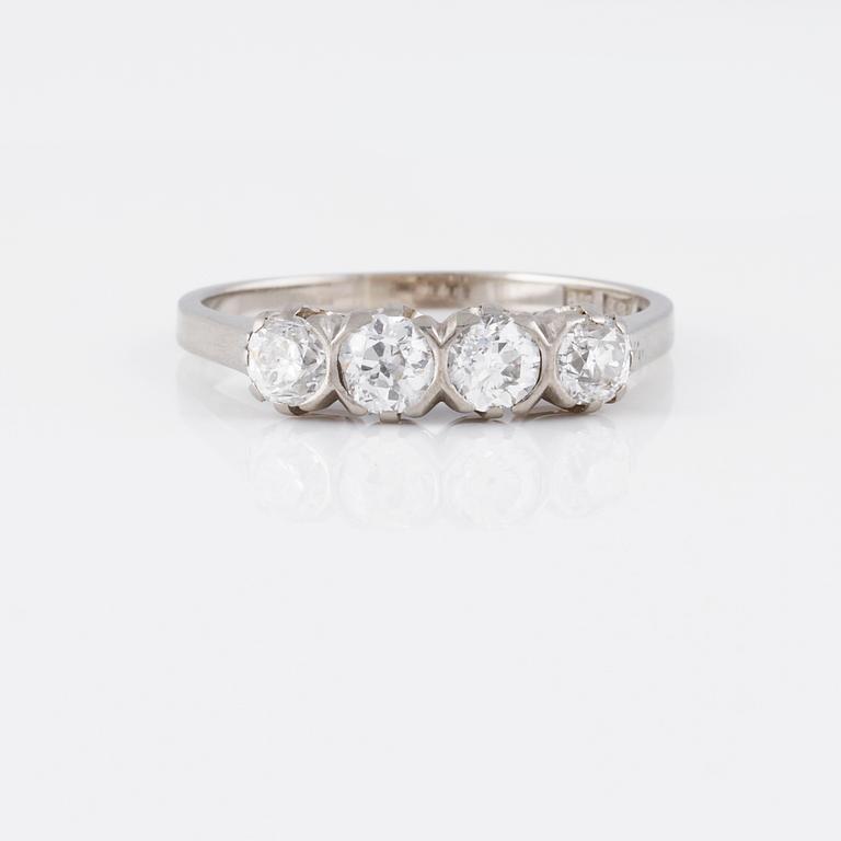 RING, 18K vitguld med 4 gammalslipade diamanter, 0.82 ct, Trege, Göteborg, 1962. Vikt 3,4 gram.