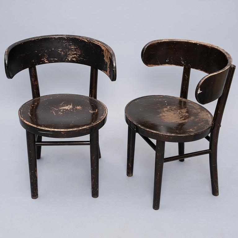 STOLAR, ett par, Werner West, stämplade Wilh. Schauman, Fanerfabrik, Jyväskylä, Made in Finland.