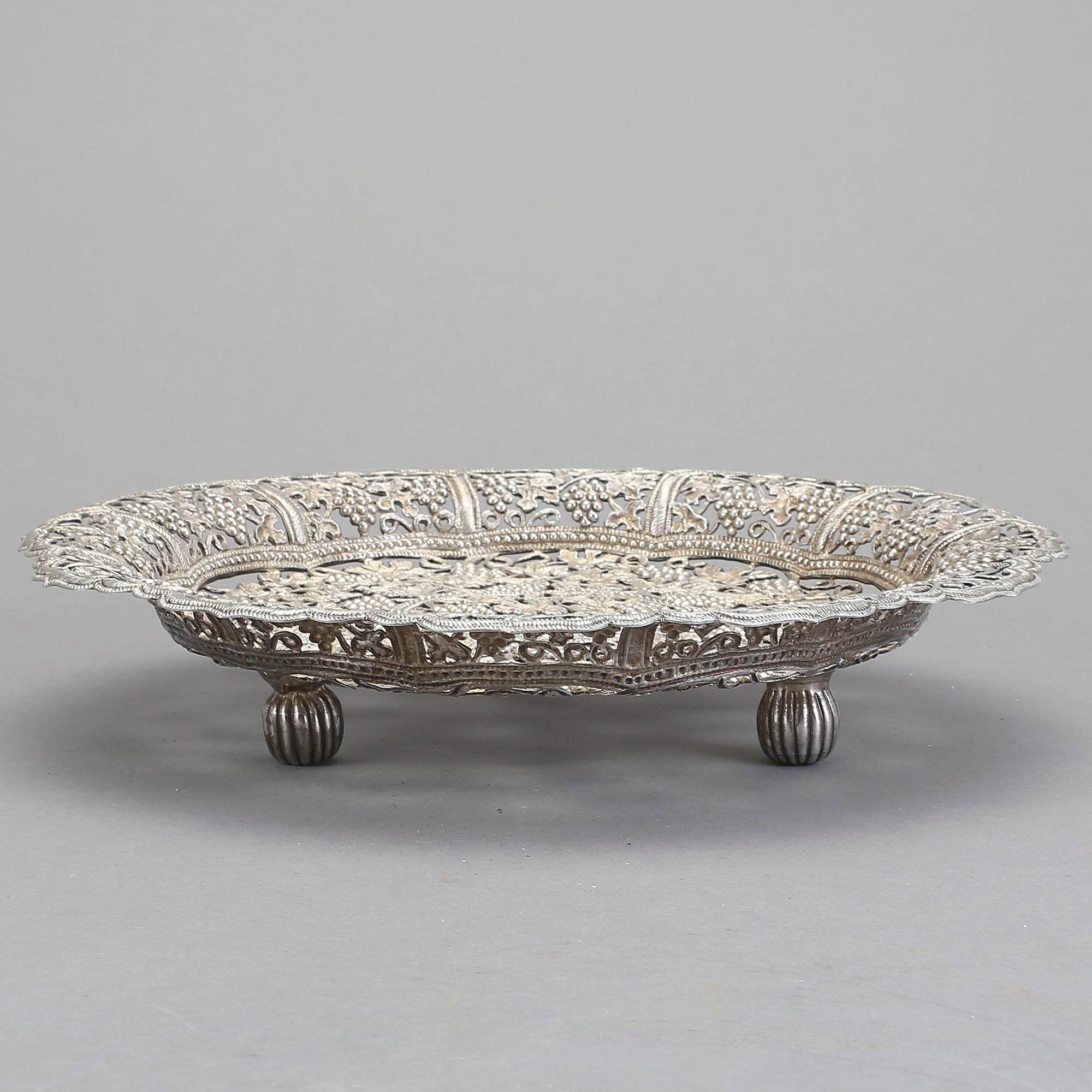 FAT, silver, empirestil, 1900-tal. Vikt 632,9 g.