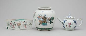 KRUKA, SKÅL samt TEKANNA, porslin, Kina, bland annat Qing dynastin 1700-/1800-tal.