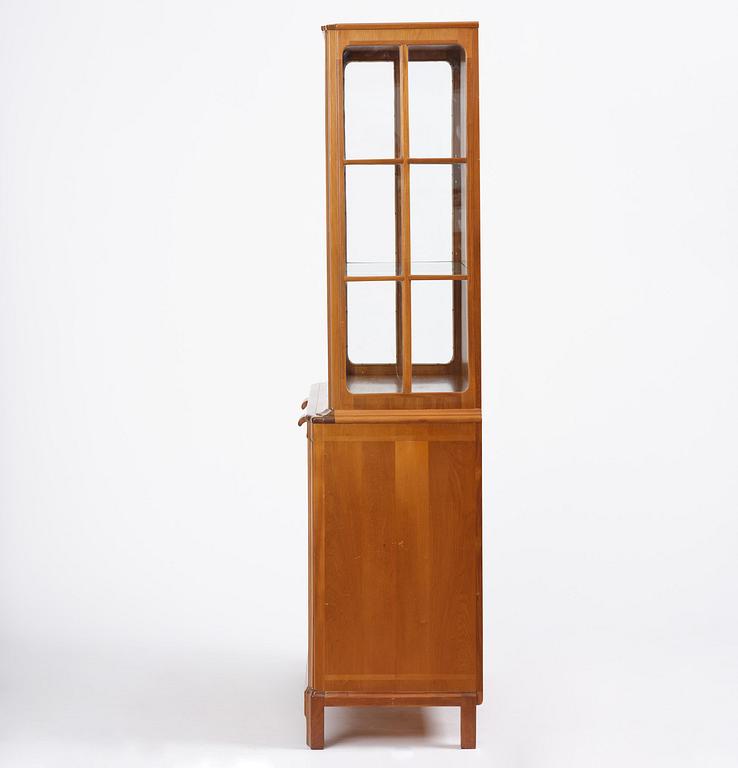 Carl Malmsten, an "Enstycksskåp" display cabinet, 1950s.