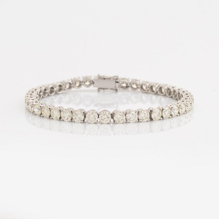 Brilliant  cut diamond tennis bracelet, total 13,01 ct.
