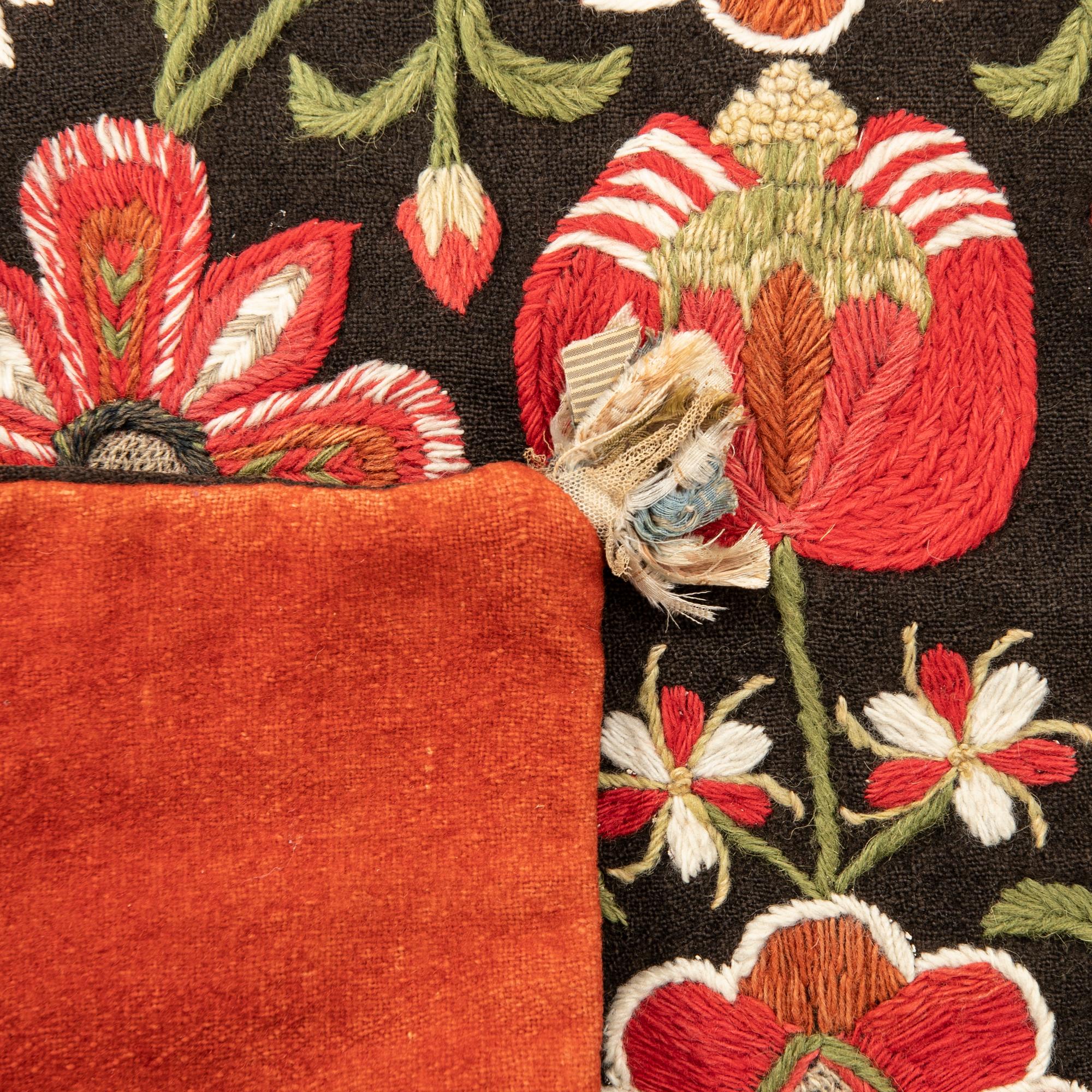 Åkdyna (agedyna) Skåne daterad 1828 broderad ca 103x49 cm.