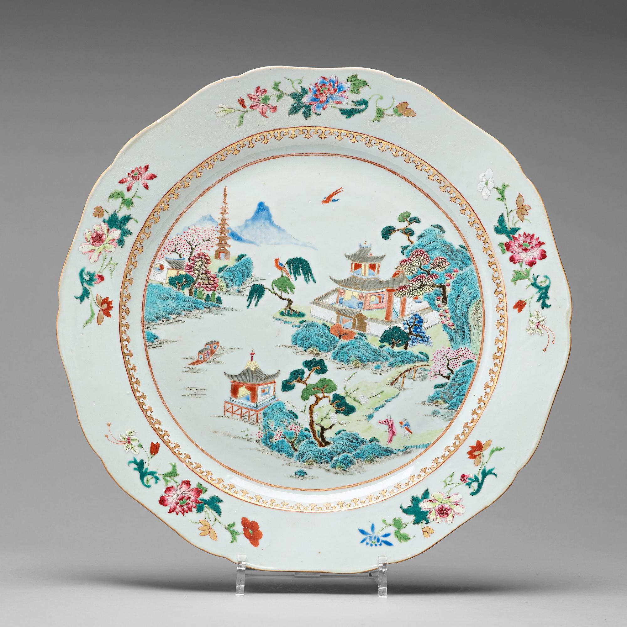 PRAKTFAT, porslin. Qingdynastin, Qianlong (1736-95).