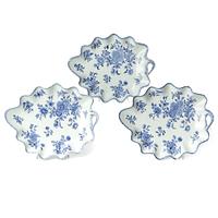 Fat, tre stycken, porslin. Qingdynastin, Qianlong (1736-95).