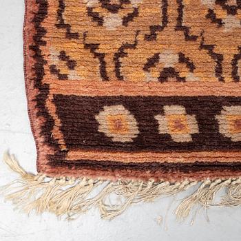 Konstfliten, a carpet, ca 303,5-306 x 190-193 cm, Gothenburg the 1920's.
