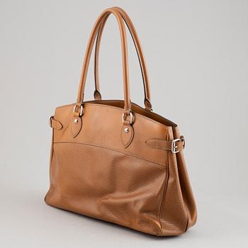 Louis Vuitton, a brown Epi handbag, 2006.