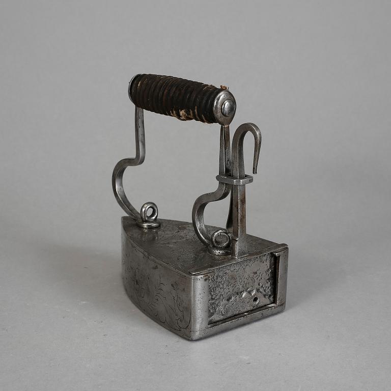 LODSTRYKJÄRN, stål, daterat 1770.