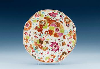 1385. A famille rose 'tobacco leaf' soup dish, Qing dynasty, Qianlong (1736-95).