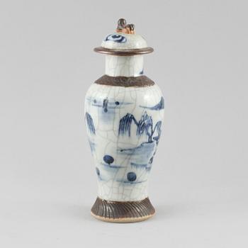 LOCKURNA, porslin, Kina, 1800/1900-tal.