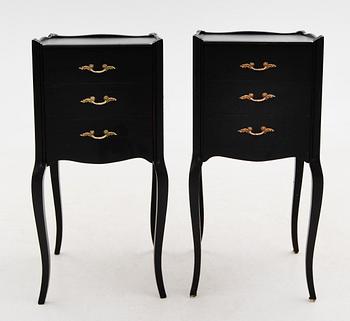 SÄNGBORD, 1 par, rokokostil, 1900-talets första hälft.
