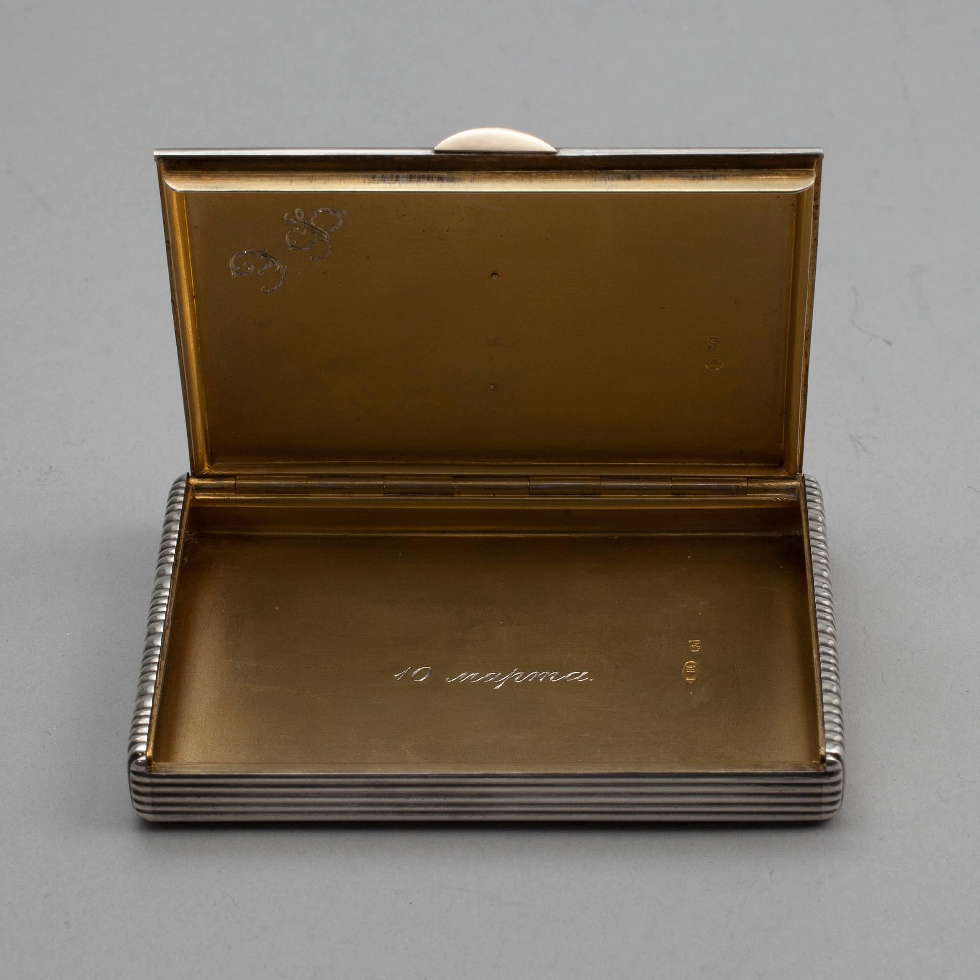 DOSA, silver, emalj, diamanter, S:t Petersburg, Ryssland 1908-1926. Vikt 101,7 g.